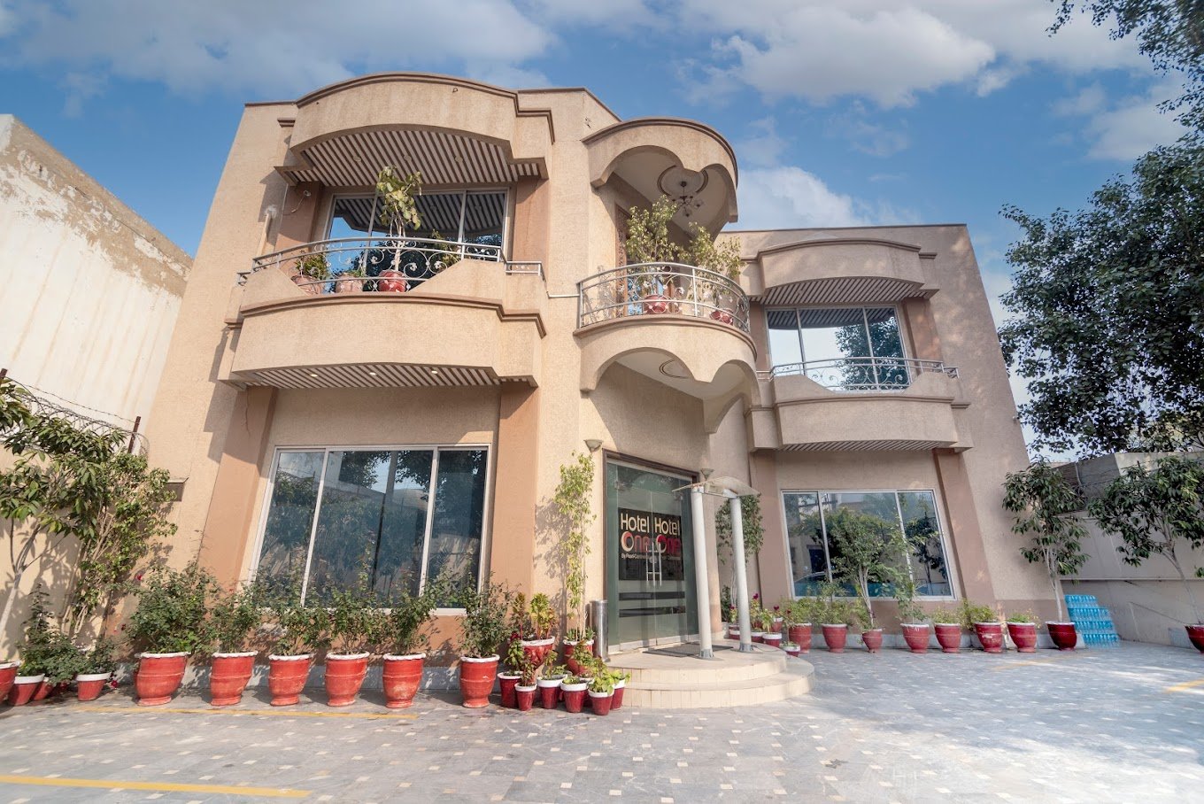 Hotel One, Lalazar Multan