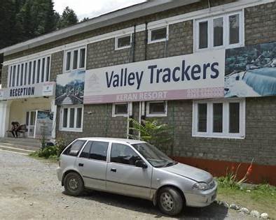 Valley Trackers Hotel Keran